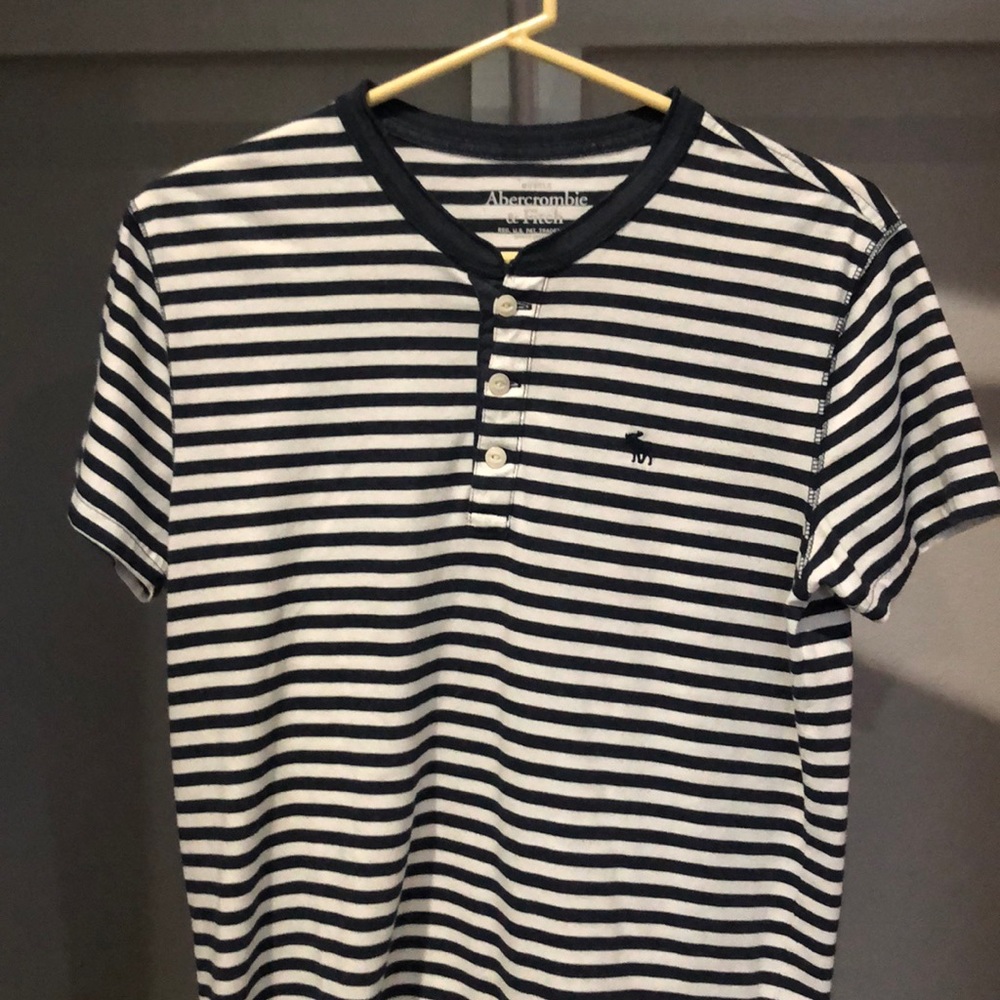 Abercrombie tee